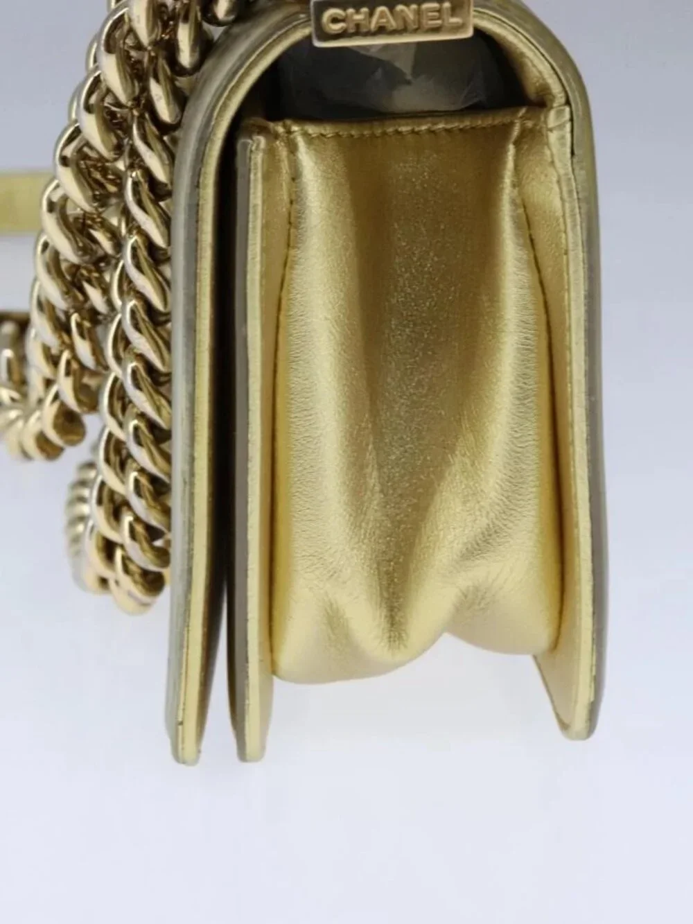 CHANEL Matelasse Chain Boy Chanel Shoulder Bag Patent Gold CC Auth 106721SAM